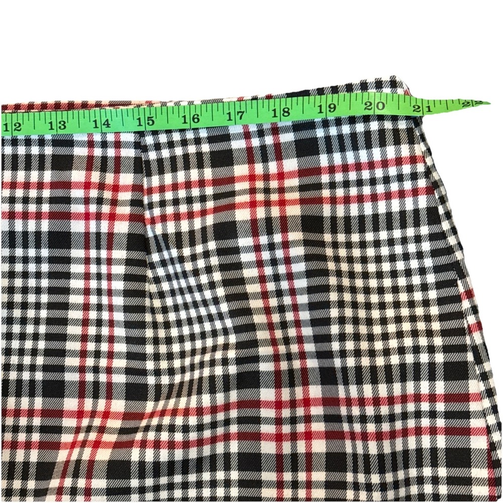 Forever 21 Plus Size Plaid Pull-Ring Mini Skirt White BLACK RED Size 3x Womens - Picture 2 of 4